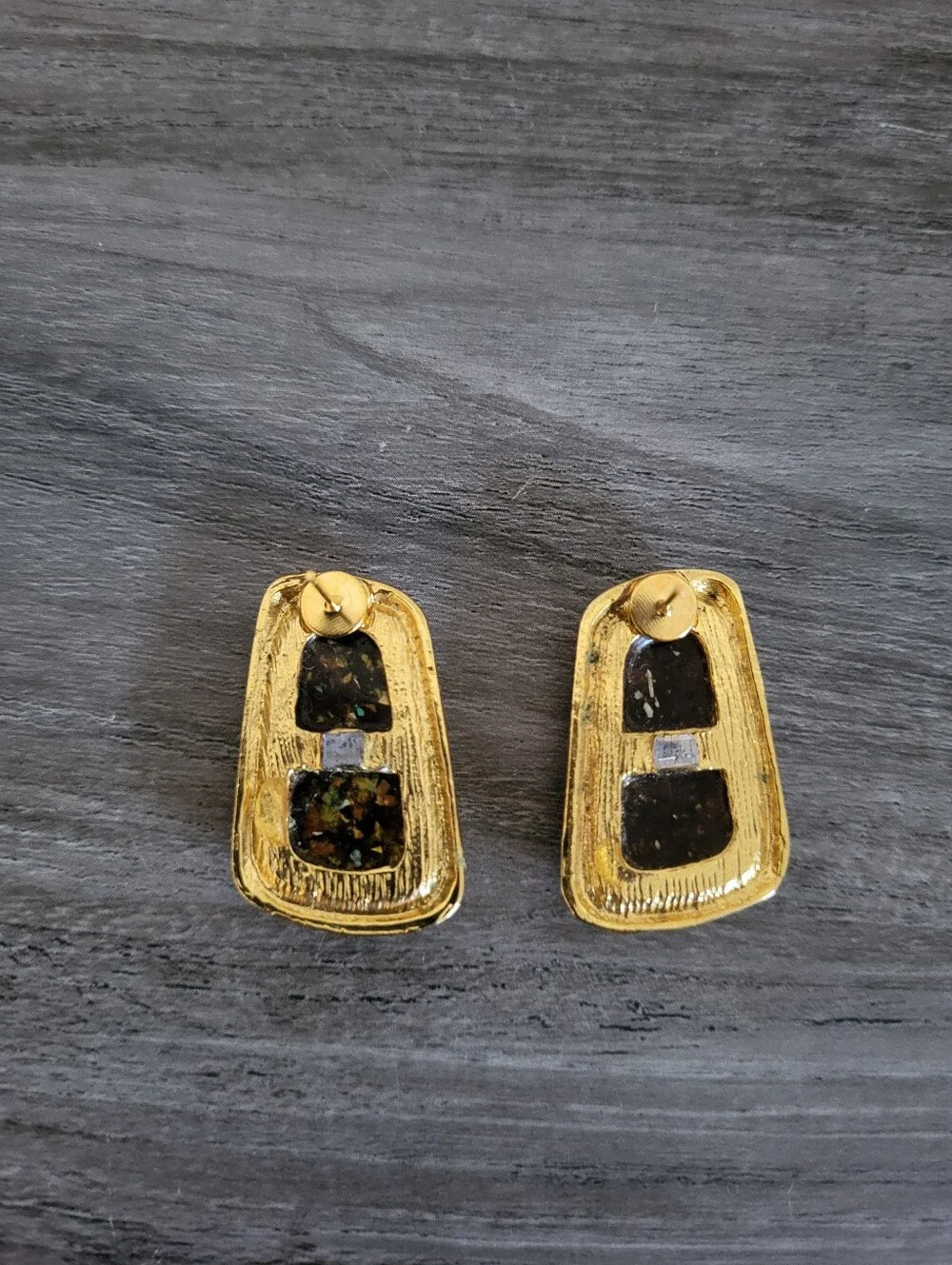 Vintage Gold-Tone Oblong Iridescent Inlay Earrings Post Backs 1980s